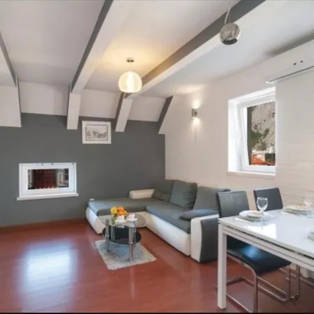 Apartment Bika *